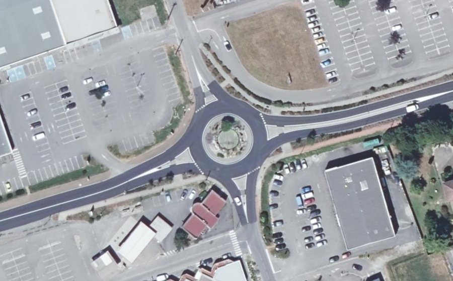 Vue aérienne du Rond-point anonyme n°4241981