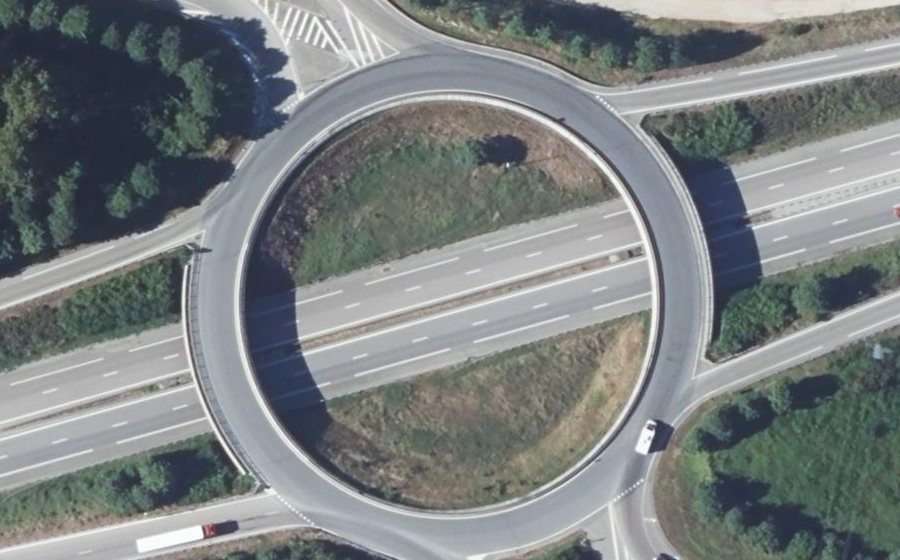 Vue aérienne du Rond-point anonyme n°4242033