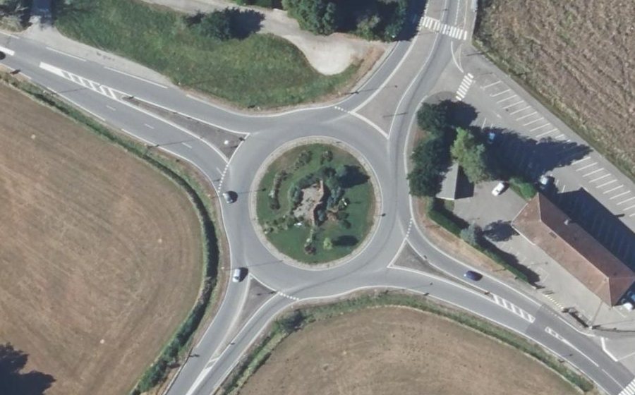 Vue aérienne du Rond-point anonyme n°4242056