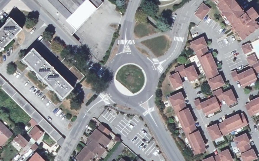 Vue aérienne du Rond-point anonyme n°4242064