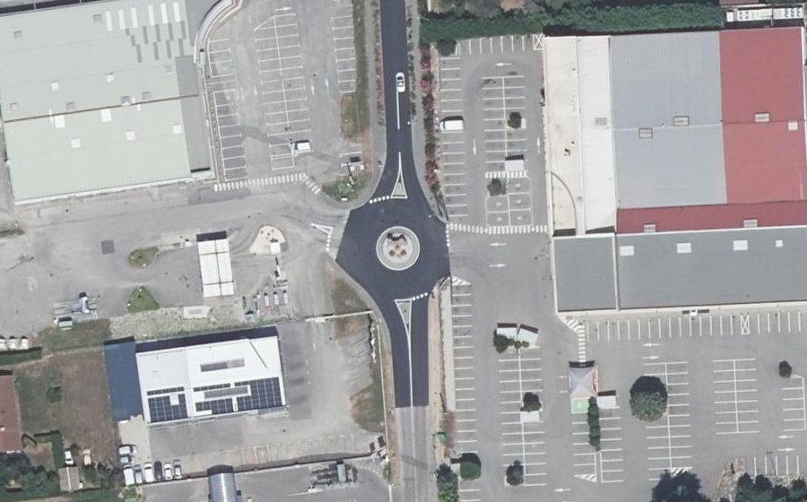 Vue aérienne du Rond-point anonyme n°4242135
