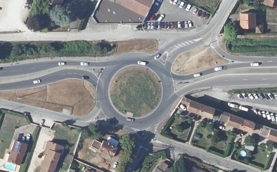Vue aérienne du Rond-point anonyme n°4242217