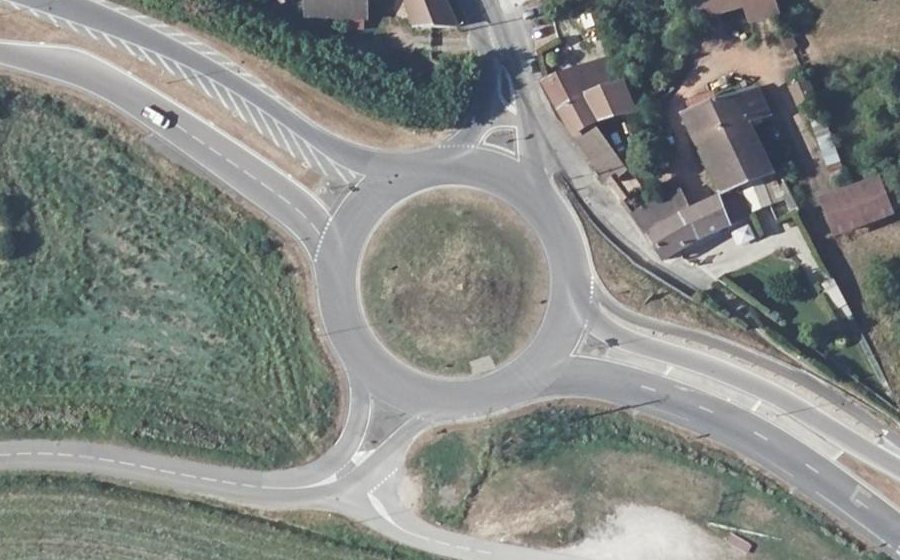 Vue aérienne du Rond-point anonyme n°4242221