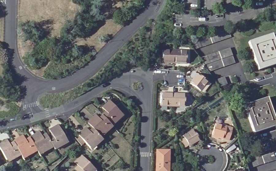 Vue aérienne du Rond-point anonyme n°42441366