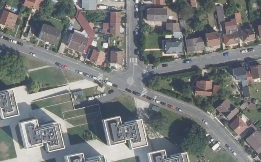 Vue aérienne du Rond-point anonyme n°42446918