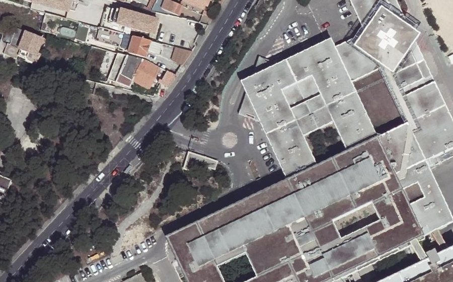 Vue aérienne du Rond-point anonyme n°424515301