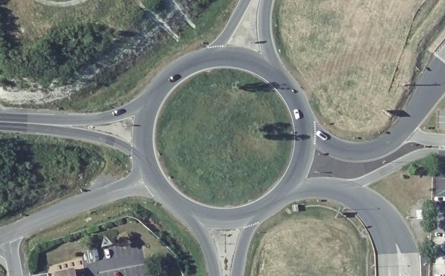 Vue aérienne du Rond-point anonyme n°4246007