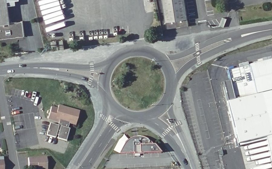 Vue aérienne du Rond-point anonyme n°4246012