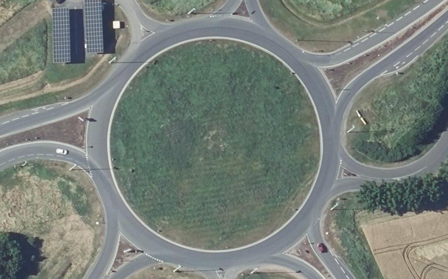 Vue aérienne du Rond-point anonyme n°4246021