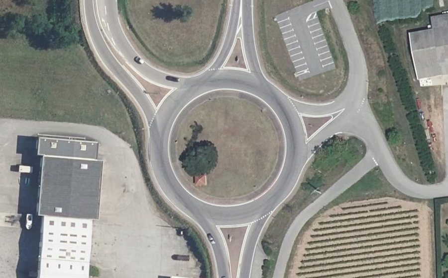 Vue aérienne du Rond-point anonyme n°4246272