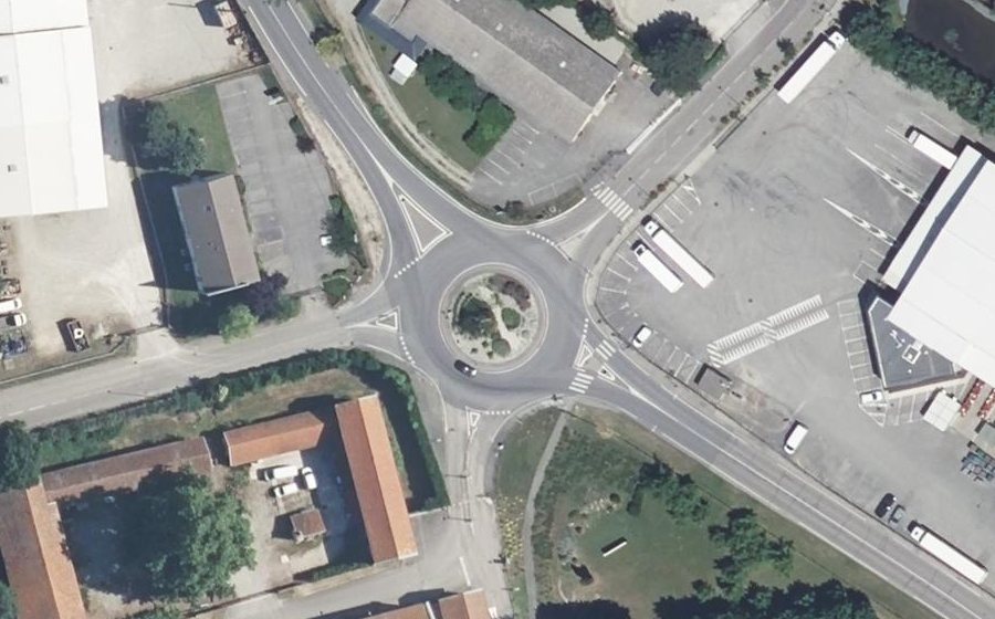 Vue aérienne du Rond-point anonyme n°4246390