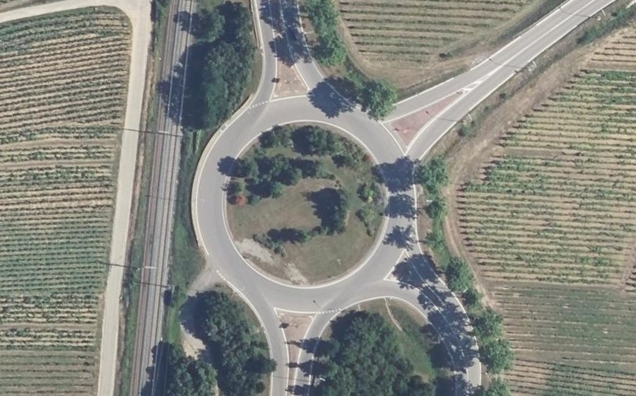 Vue aérienne du Rond-point anonyme n°4246620