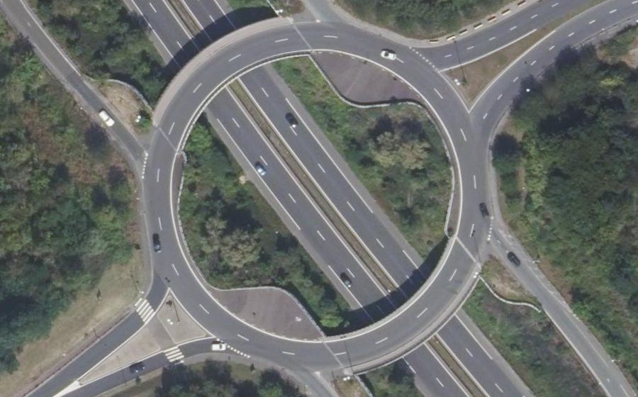 Vue aérienne du Rond-point anonyme n°42468200