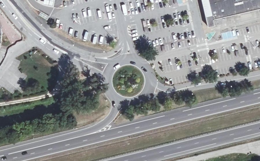 Vue aérienne du Rond-point anonyme n°4247720