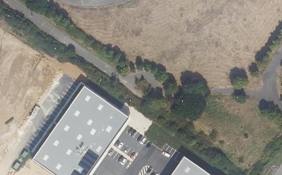 Vue aérienne du Rond-point anonyme n°42490109