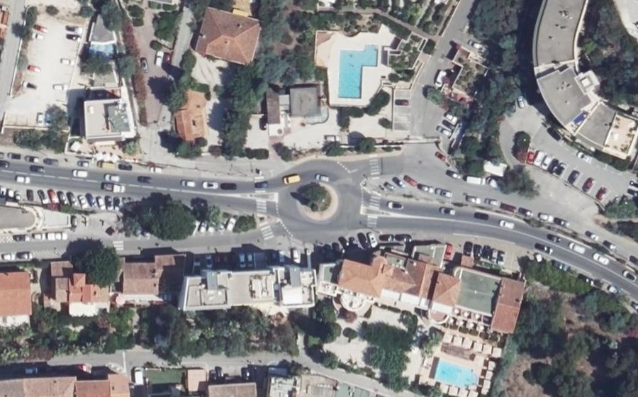 Vue aérienne du Rond-point anonyme n°42504075