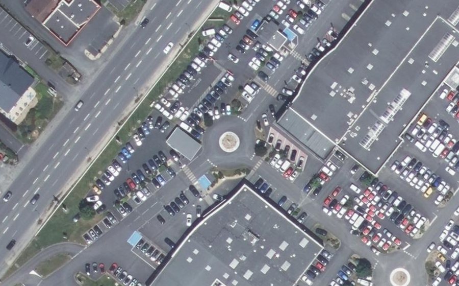 Vue aérienne du Rond-point anonyme n°42513904