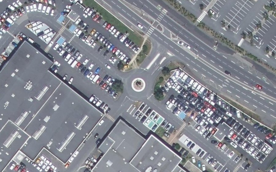 Vue aérienne du Rond-point anonyme n°42513908
