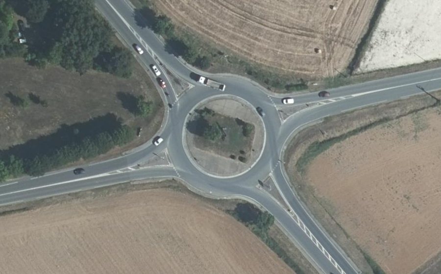 Vue aérienne du Rond-point anonyme n°42527254