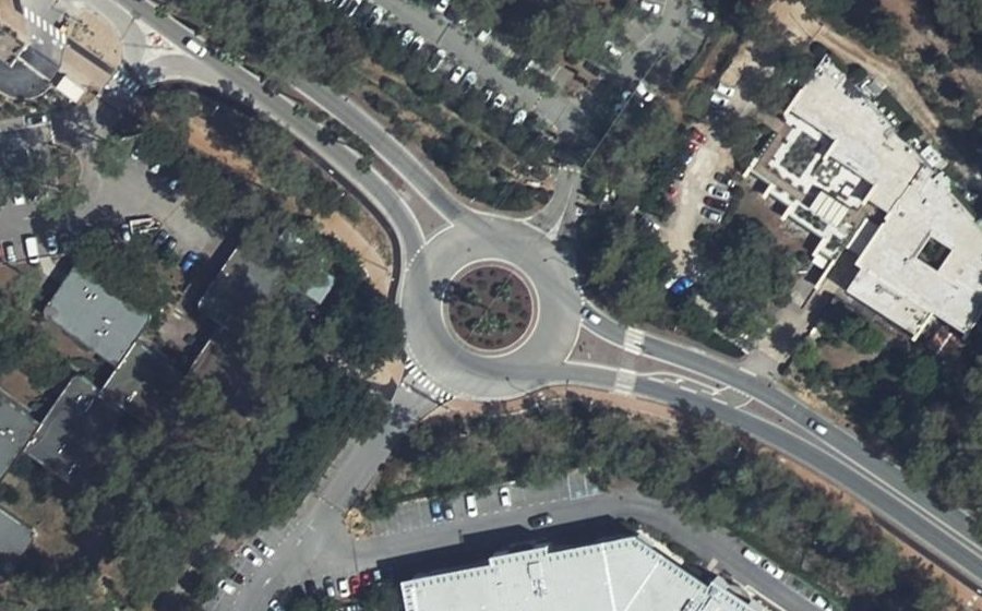 Vue aérienne du Rond-point anonyme n°4254140