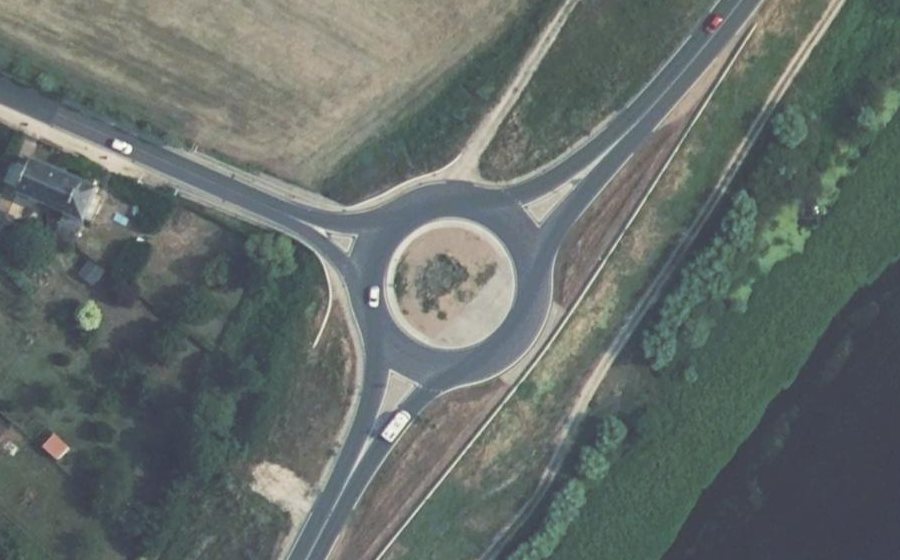 Vue aérienne du Rond-point anonyme n°425516185