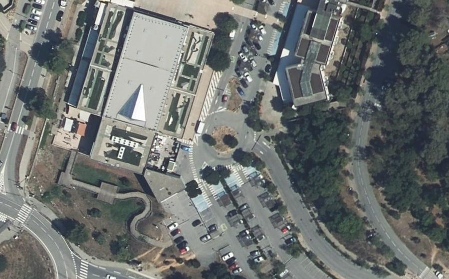 Vue aérienne du Rond-point anonyme n°42559241