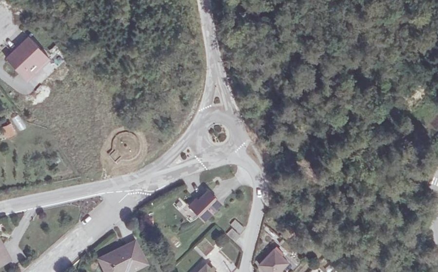 Vue aérienne du Rond-point anonyme n°42602283