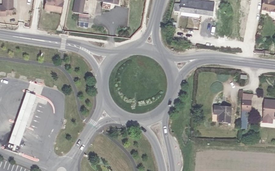Vue aérienne du Rond-point anonyme n°42603930