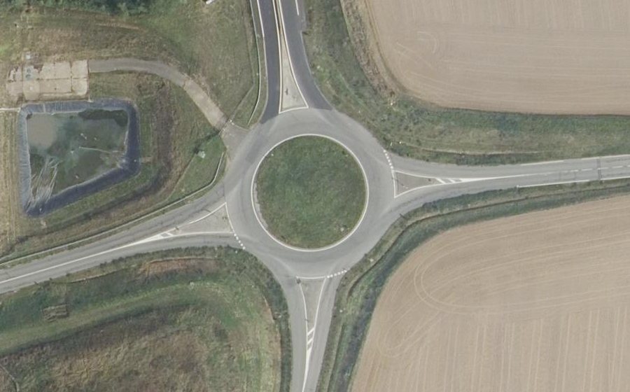 Vue aérienne du Rond-point anonyme n°42713087