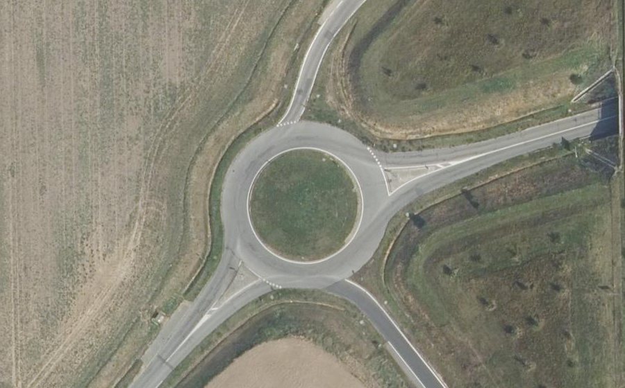 Vue aérienne du Rond-point anonyme n°42713088