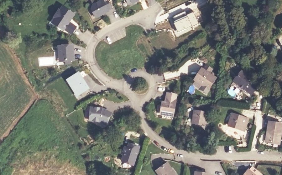 Vue aérienne du Rond-point anonyme n°427573850