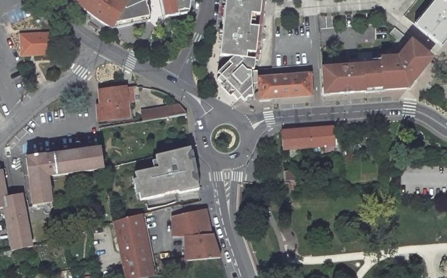 Vue aérienne du Rond-point anonyme n°42764139