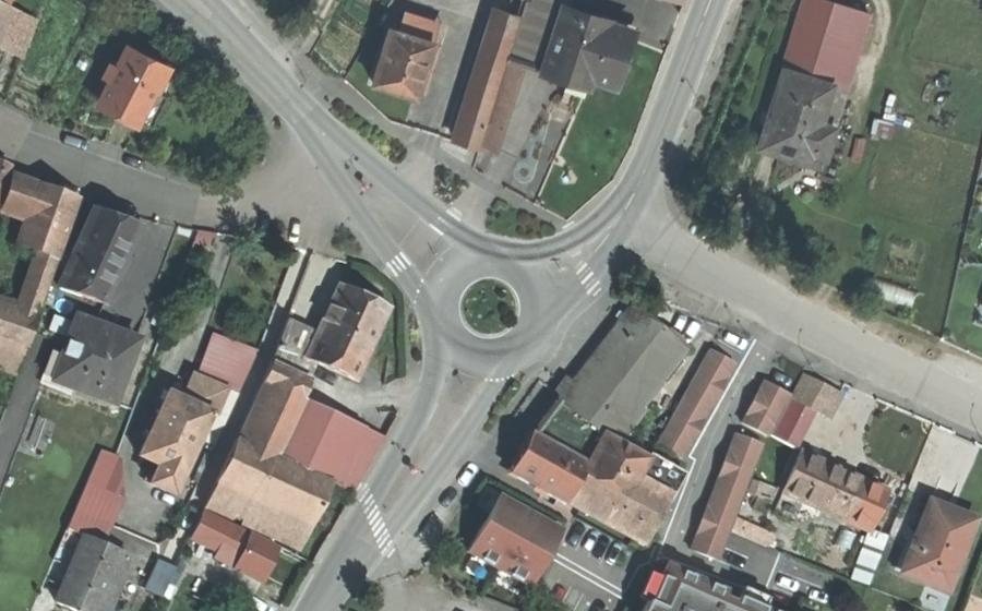 Vue aérienne du Rond-point anonyme n°42770342