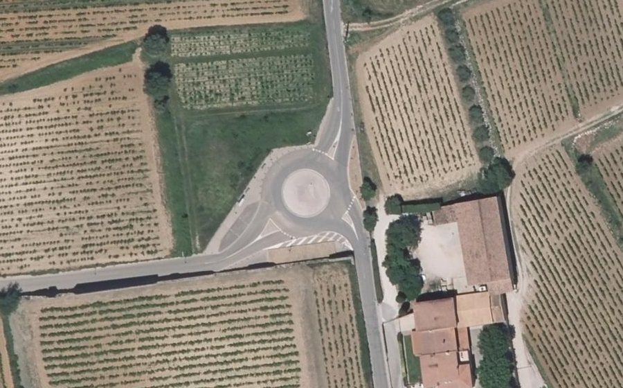 Vue aérienne du Rond-point anonyme n°42777306