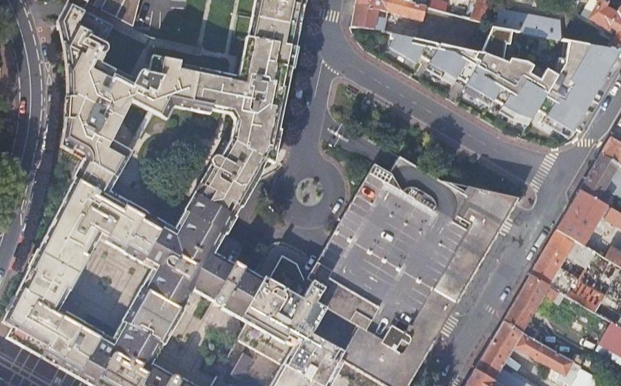 Vue aérienne du Rond-point anonyme n°428201380