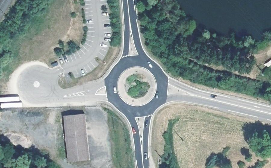 Vue aérienne du Rond-point anonyme n°428935693