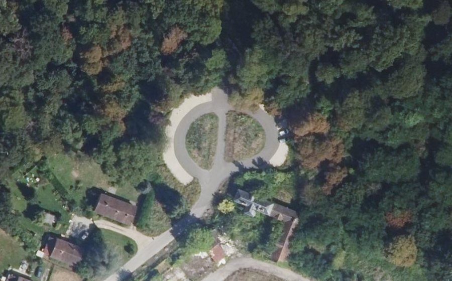Vue aérienne du Rond-point anonyme n°42897870