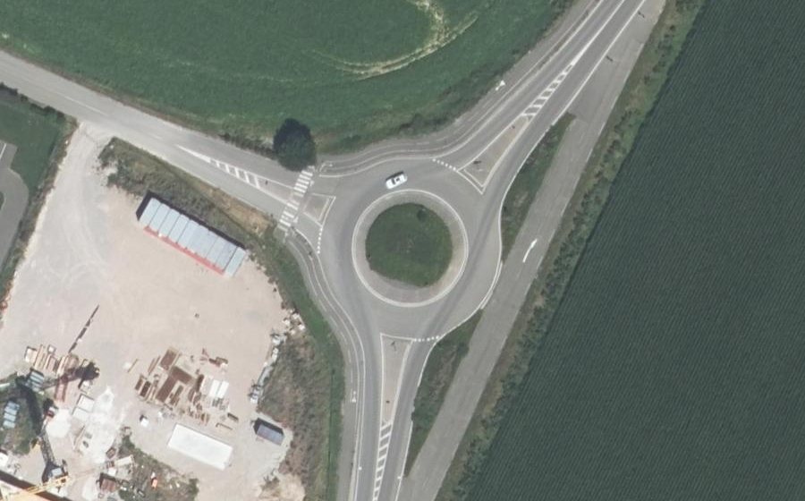 Vue aérienne du Rond-point anonyme n°429027876