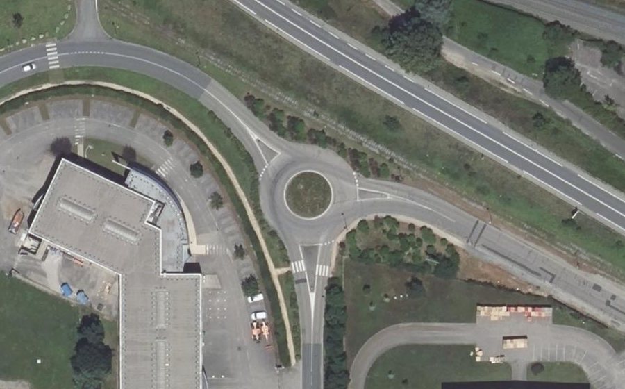 Vue aérienne du Rond-point anonyme n°42938500