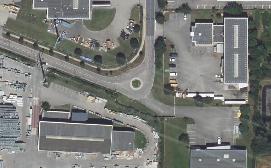 Vue aérienne du Rond-point anonyme n°42938506