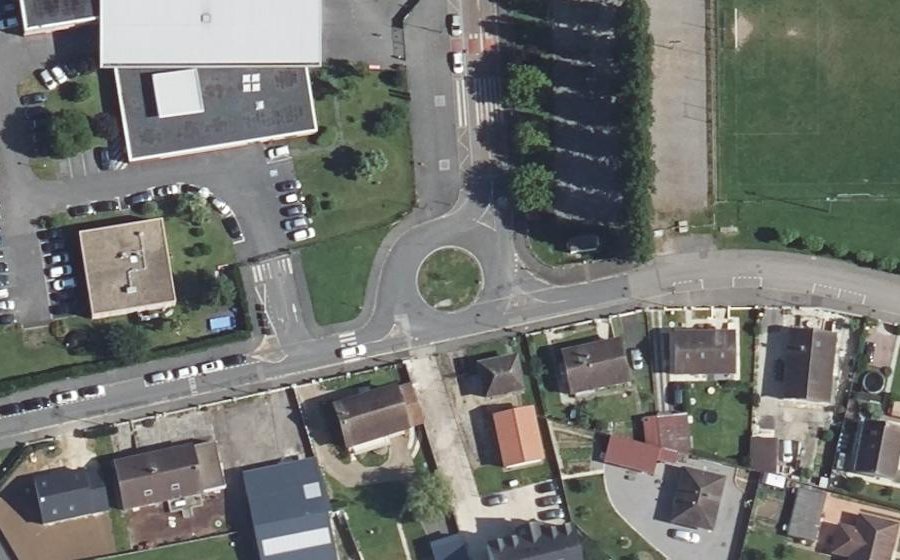 Vue aérienne du Rond-point anonyme n°42955790