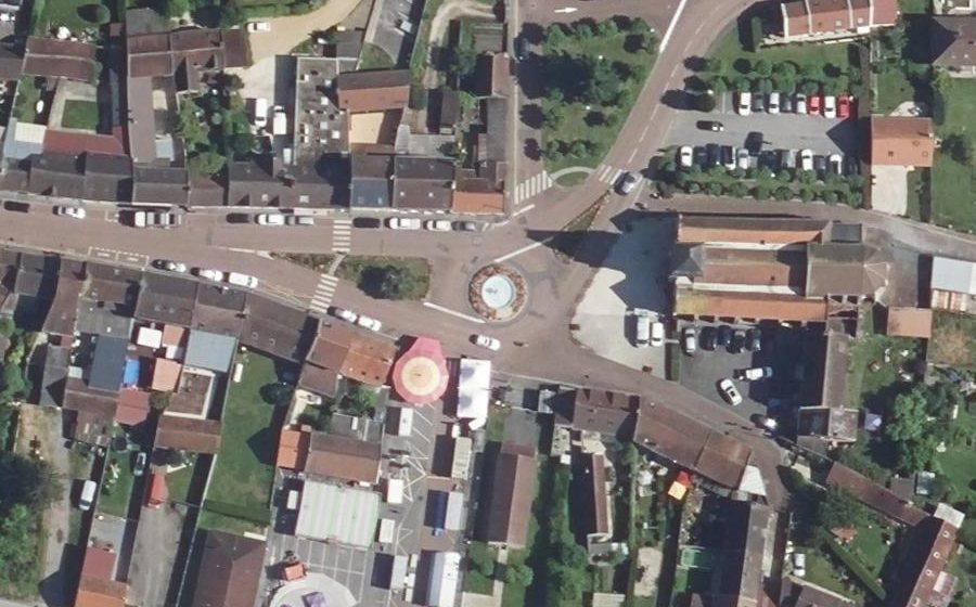 Vue aérienne du Rond-point anonyme n°42955805