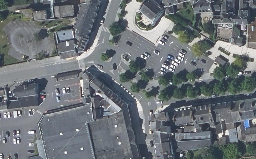 Vue aérienne du Rond-point anonyme n°429682114
