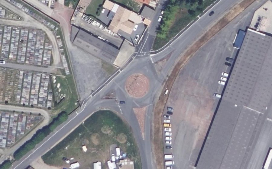 Vue aérienne du Rond-point anonyme n°42983787