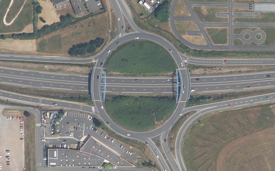 Vue aérienne du Rond-point anonyme n°4298821
