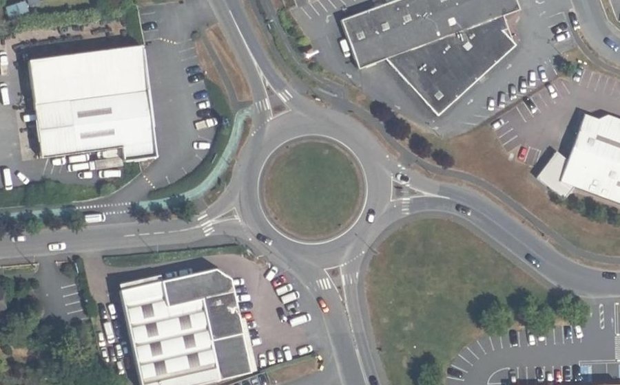 Vue aérienne du Rond-point anonyme n°4298824