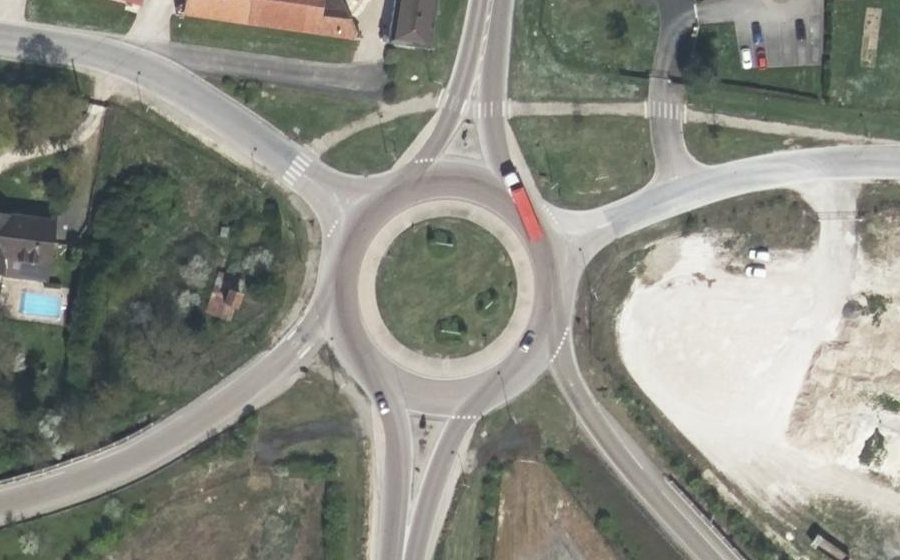 Vue aérienne du Rond-point anonyme n°43018306