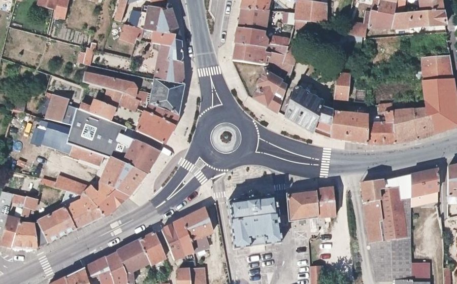 Vue aérienne du Rond-point anonyme n°43020272