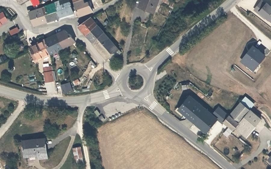 Vue aérienne du Rond-point anonyme n°43020536
