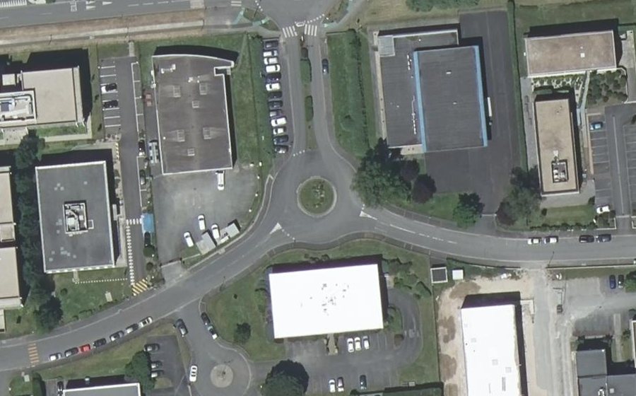 Vue aérienne du Rond-point anonyme n°43026712
